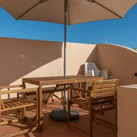 Daire Miraflores Golf View Retreat